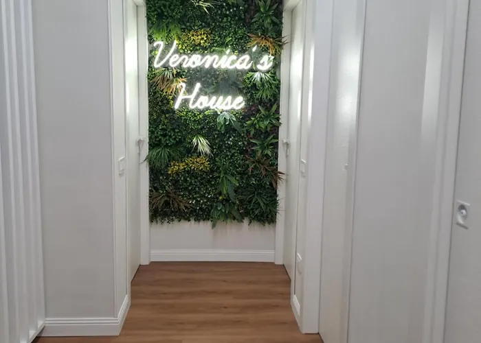 Veronica\' S House